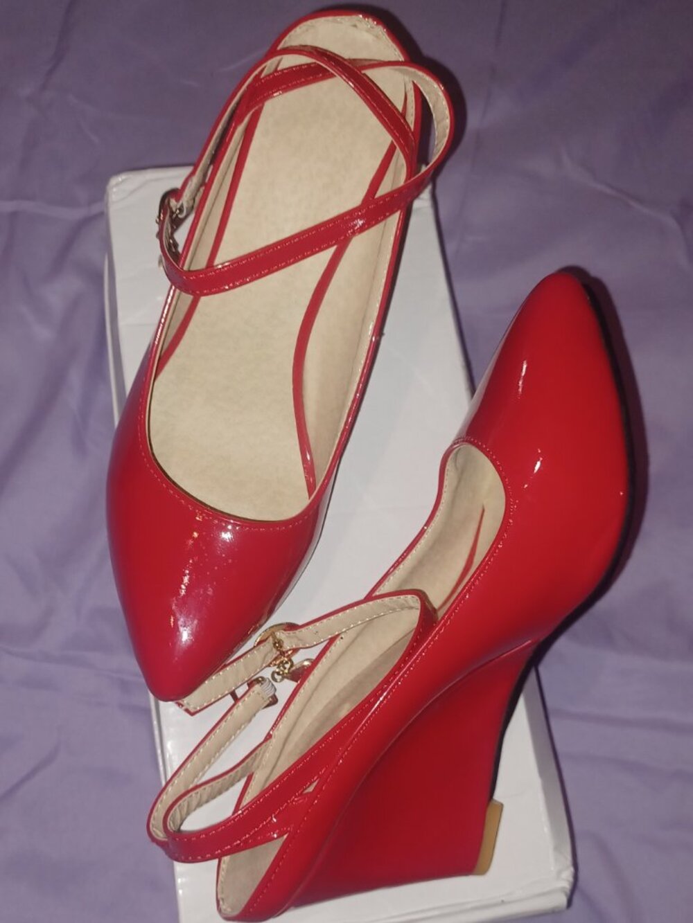 Red pumps - Picture 6 of 7